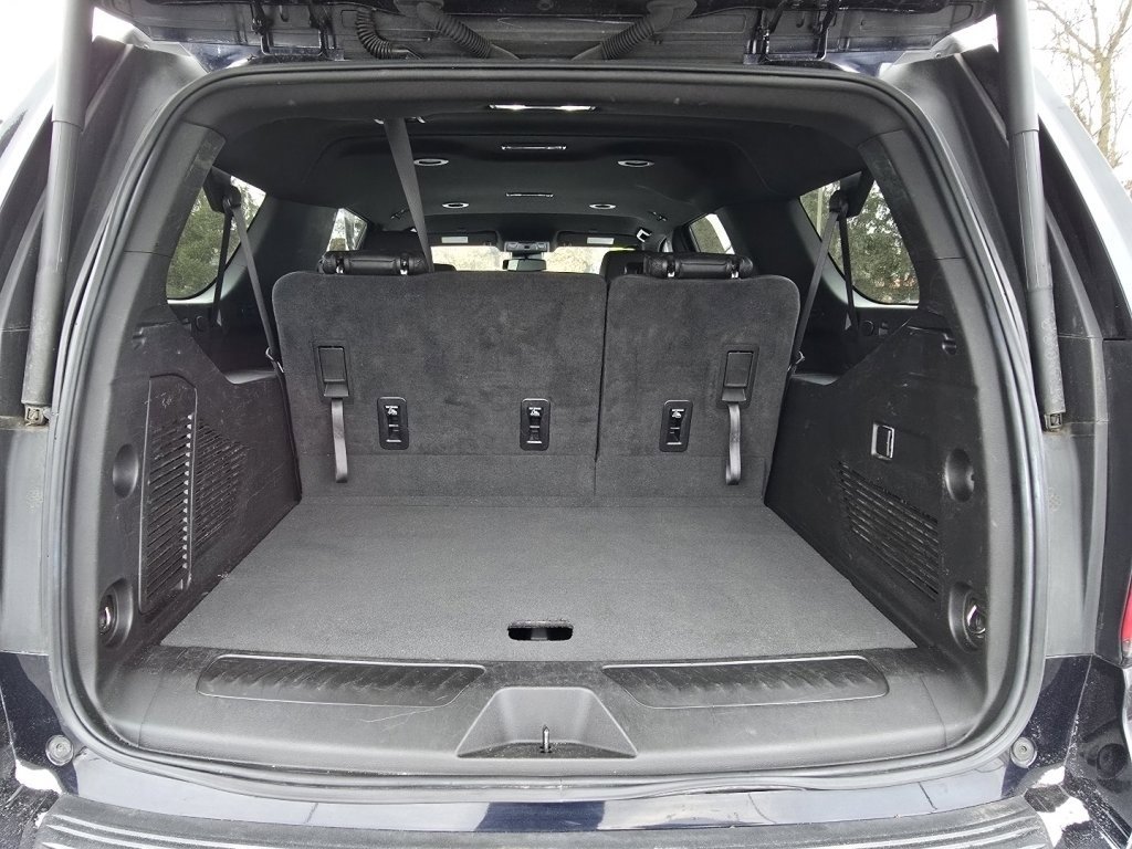 Used 2024 Chevrolet Suburban LT image 16