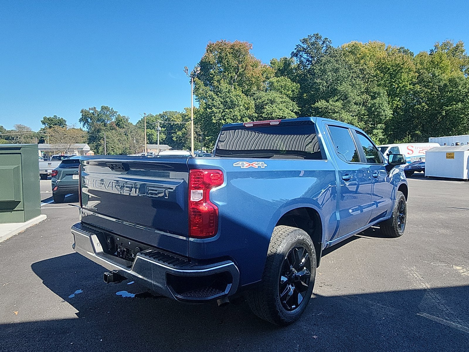 Used 2024 Chevrolet Silverado 1500 LT AWD/4WD image 4