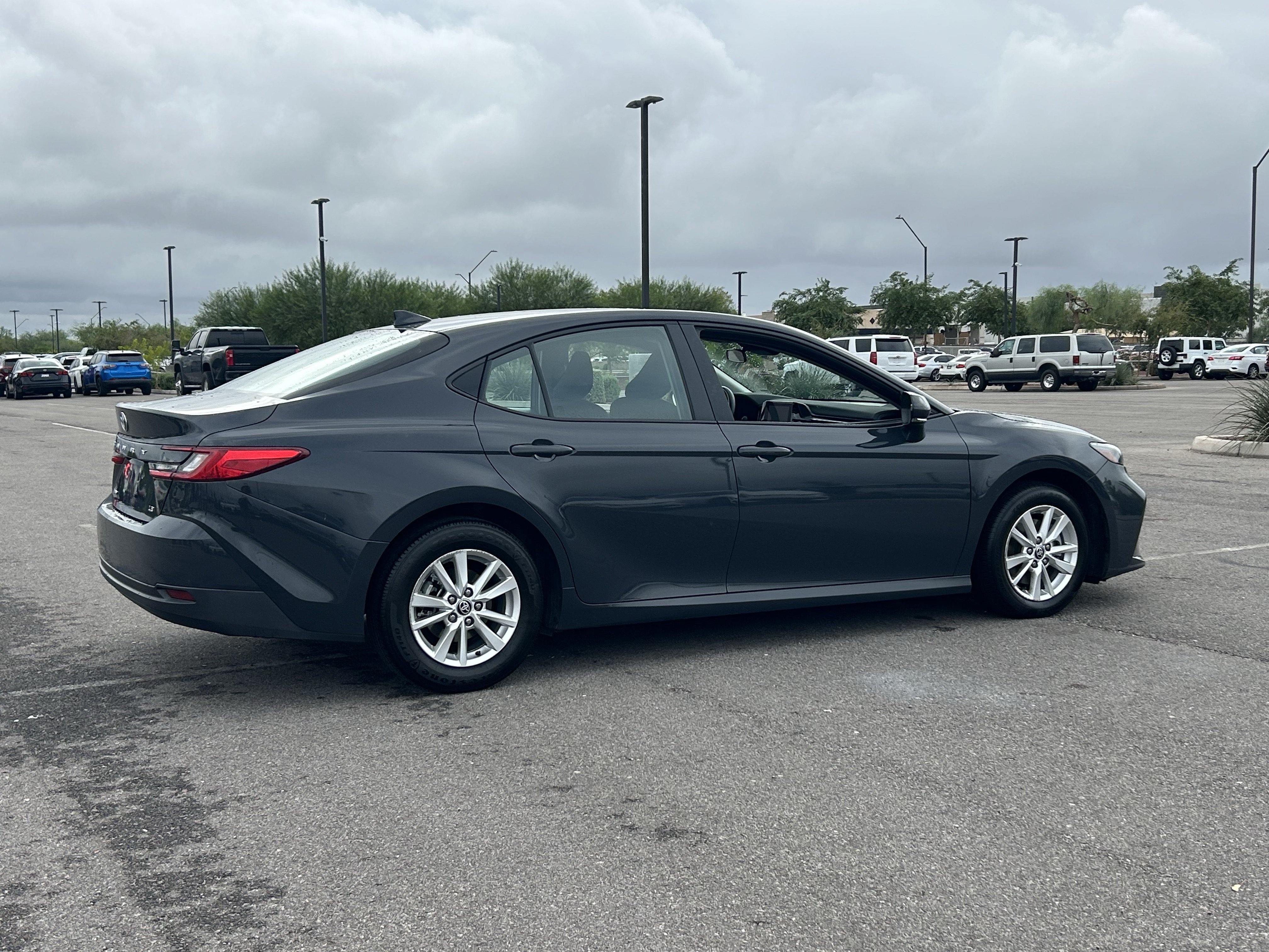 Used 2025 Toyota Camry LE FWD image 5