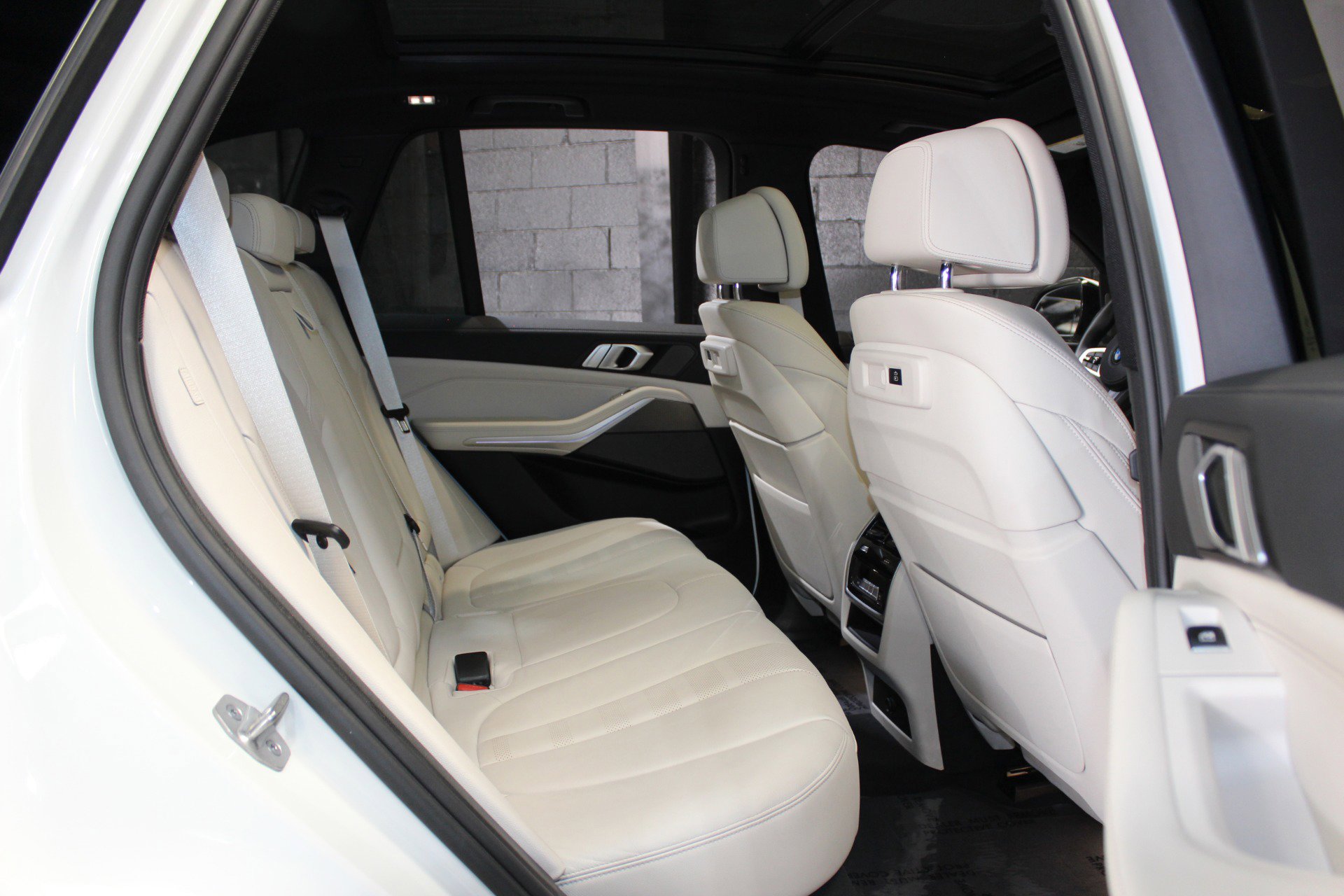 Used 2021 BMW X5 sDrive40i w/ M Sport Package image 38