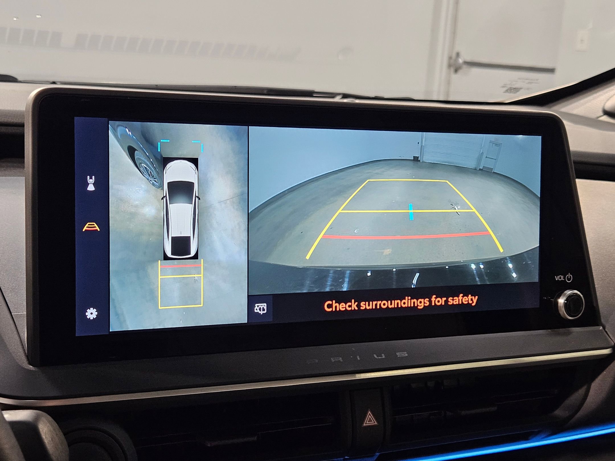 Used 2024 Toyota Prius Limited w/ Limited Premium Package image 31