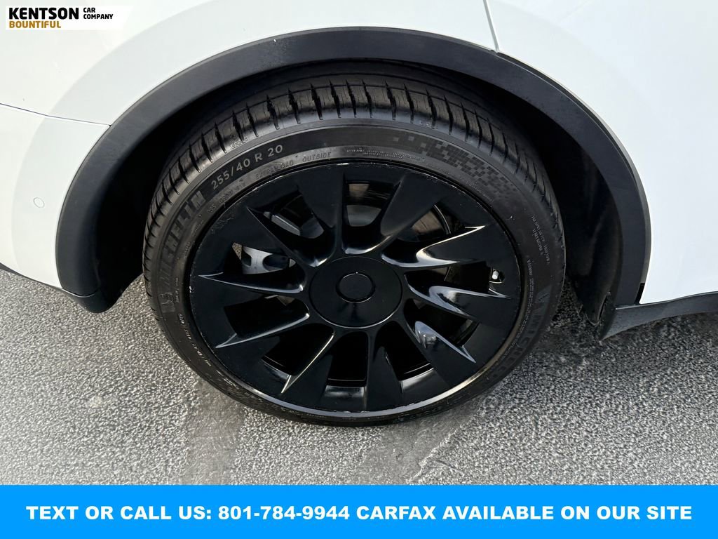 Used 2022 Tesla Model Y Long Range image 13