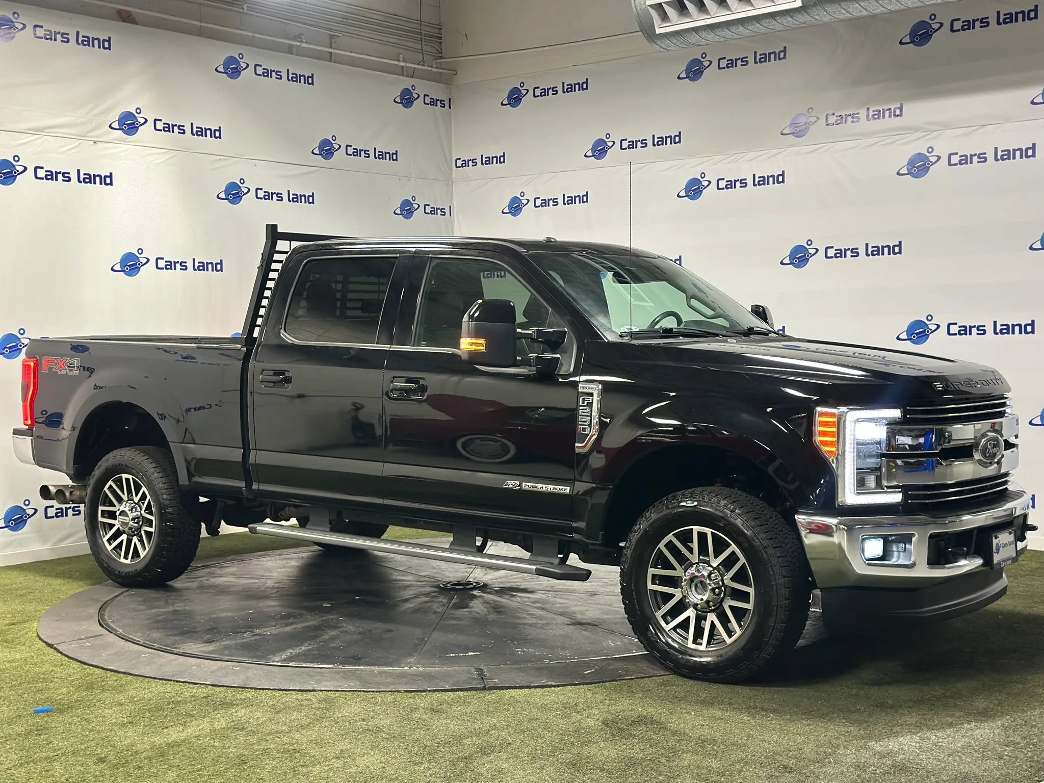 Used 2017 Ford F250 Lariat w/ Lariat Ultimate Package AWD/4WD image 2
