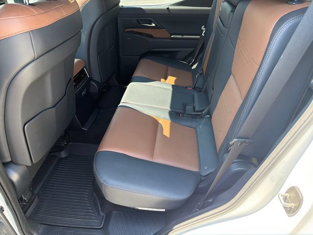 Used 2024 Lexus GX 550 w/ Accessory Package (Z1) AWD/4WD image 22
