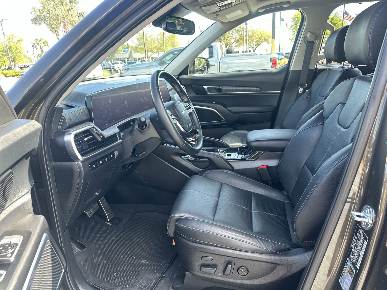 Used 2023 Kia Telluride SX AWD/4WD image 16