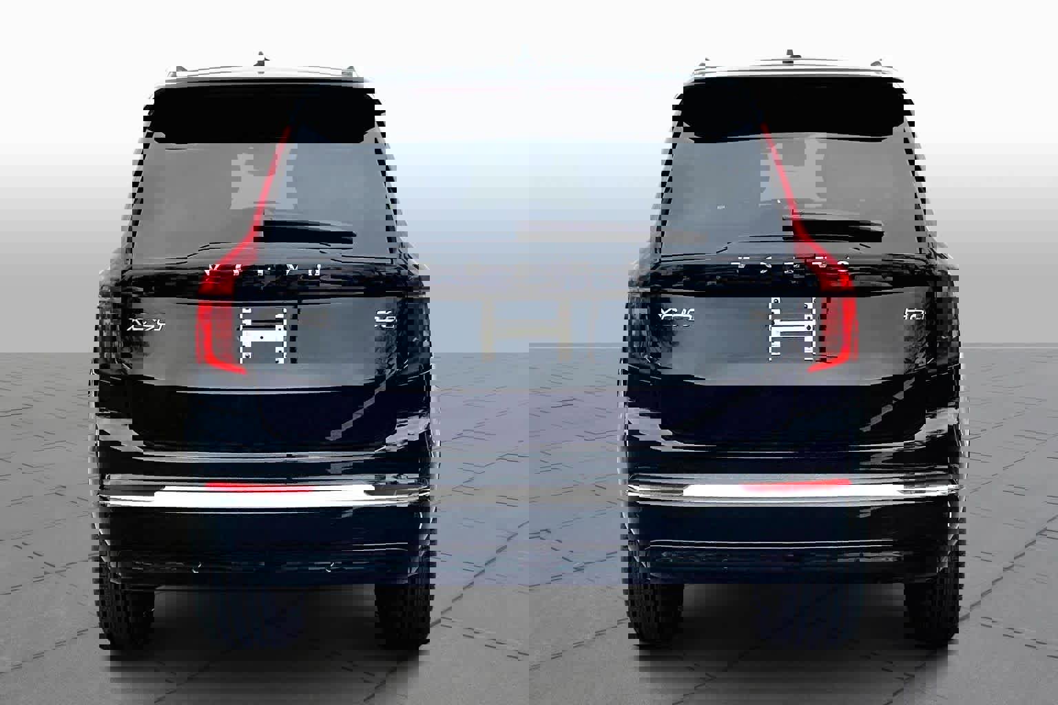 New 2026 Volvo XC90 B6 Ultra w/ Protection Package image 4