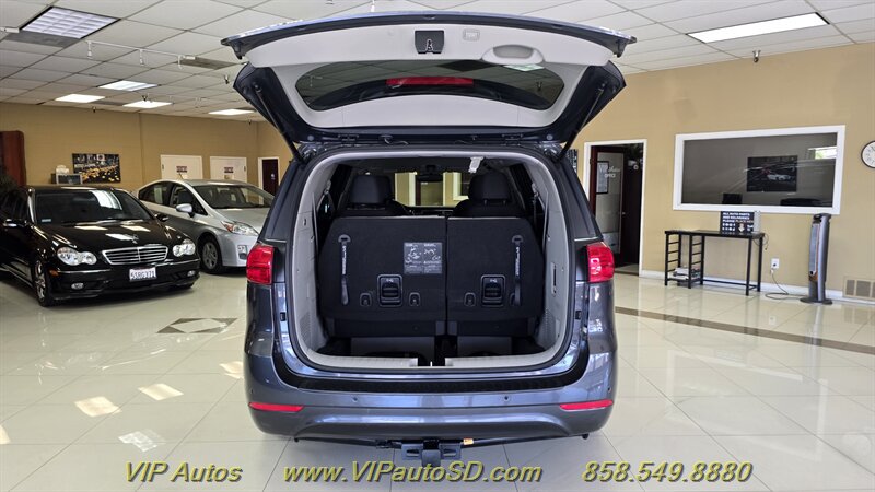 Used 2017 Kia Sedona SX FWD image 8
