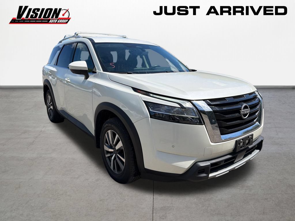 Certified 2024 Nissan Pathfinder SL AWD/4WD image 3