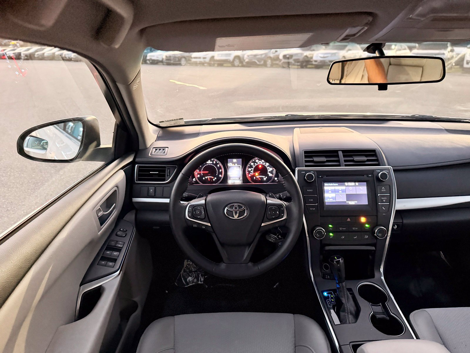 Used 2016 Toyota Camry SE FWD image 27
