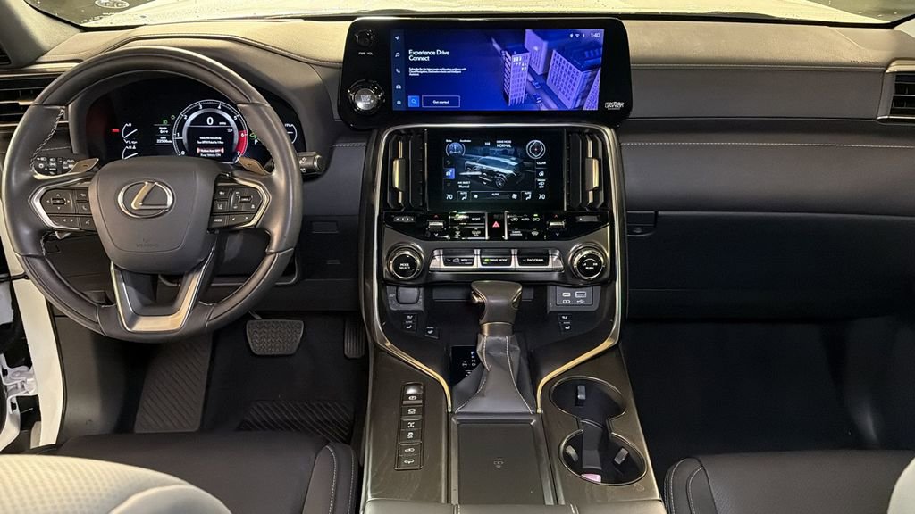 Used 2024 Lexus LX 600 4WD w/ Appearance Package image 18