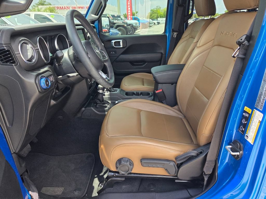 Used 2022 Jeep Wrangler Unlimited Sahara w/ LED Lighting Group AWD/4WD image 6