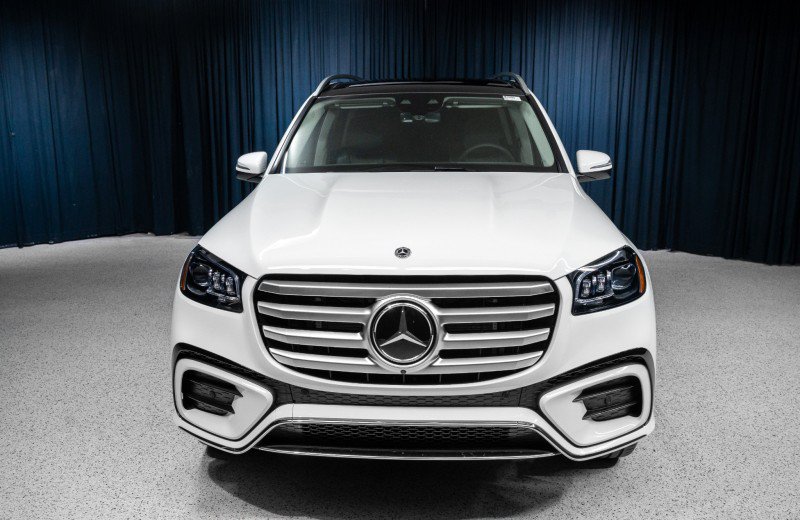 New 2026 Mercedes-Benz GLS 450 4MATIC image 2
