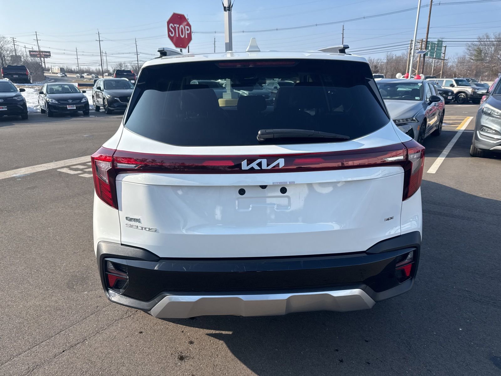 Used 2024 Kia Seltos EX image 6