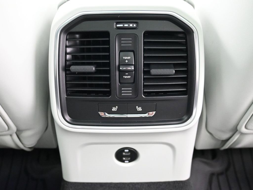 New 2025 Porsche Macan Turbo image 8