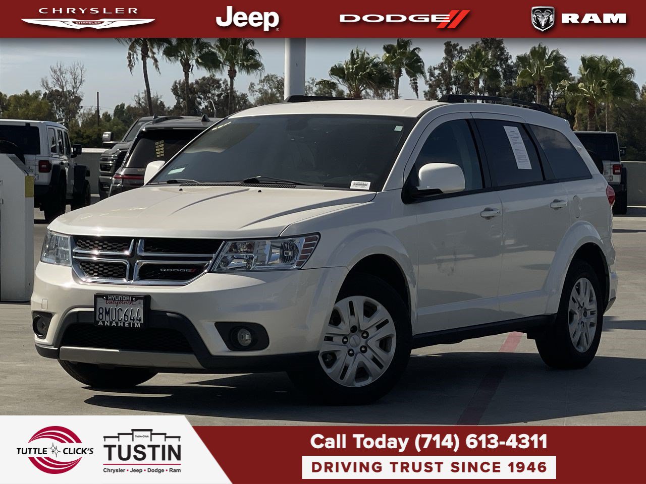 Used 2019 Dodge Journey SE FWD image 1