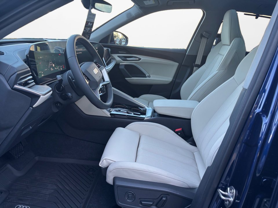 New 2025 Audi Q5 Prestige image 9