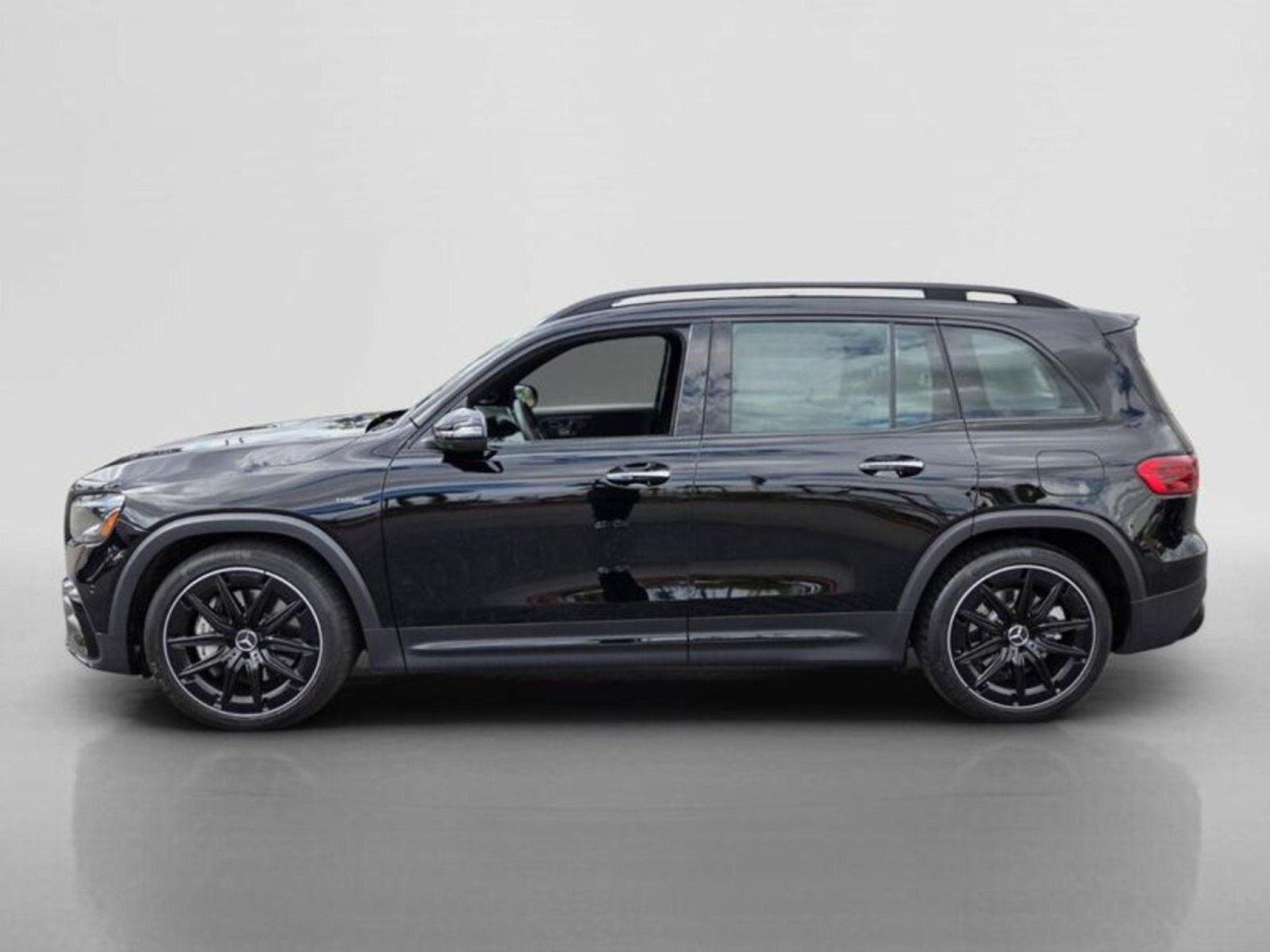 Certified 2026 Mercedes-Benz GLB 35 AMG 4MATIC image 2