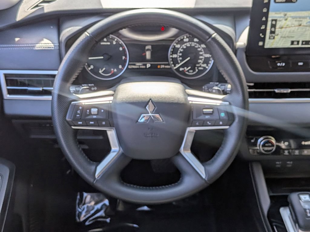 Used 2025 Mitsubishi Outlander SE AWD/4WD image 25