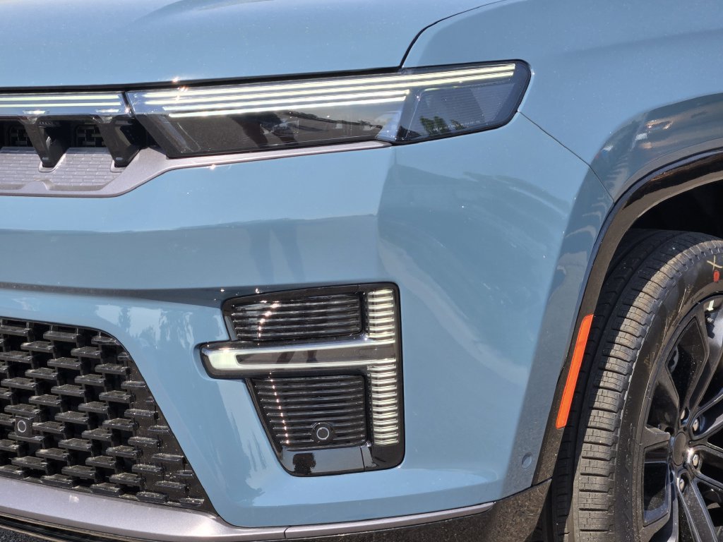 New 2026 Jeep Grand Wagoneer L Summit AWD/4WD image 5