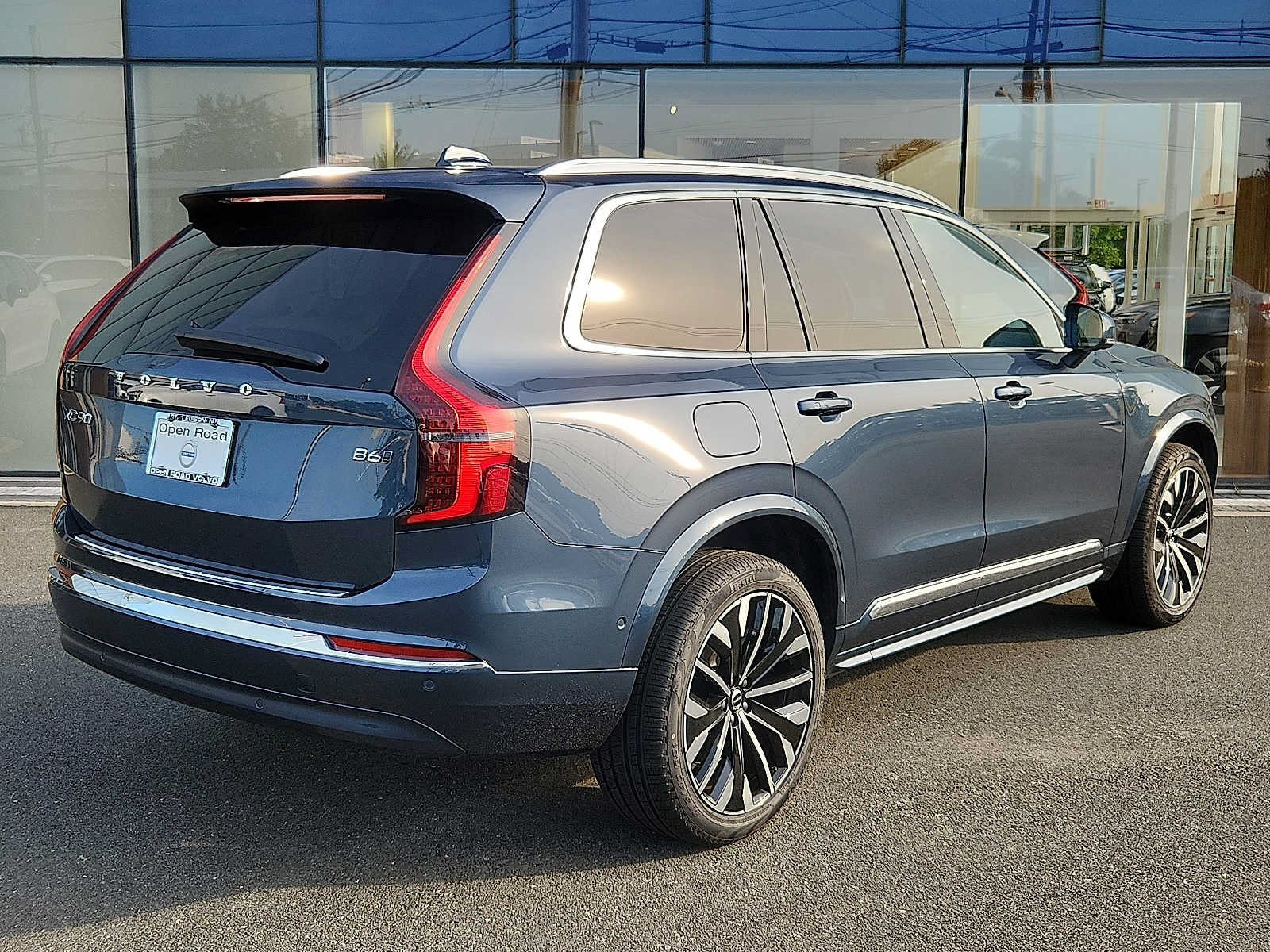 Used 2026 Volvo XC90 B6 Ultra w/ Protection Package Premier AWD/4WD image 6