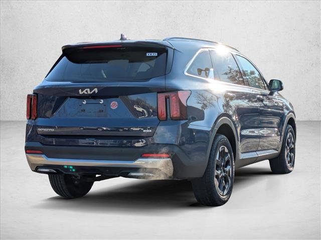 Used 2025 Kia Sorento S w/ Panoramic Sunroof Package image 5
