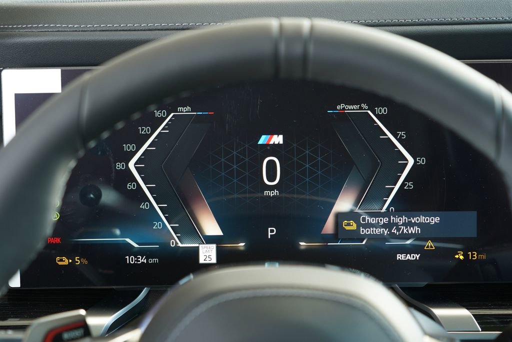 New 2026 BMW i7 xDrive60 w/ Premium Package AWD/4WD image 16