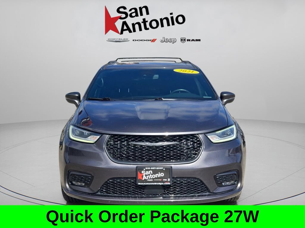 Used 2021 Chrysler Pacifica Touring w/ Uconnect Theater Family Group image 3