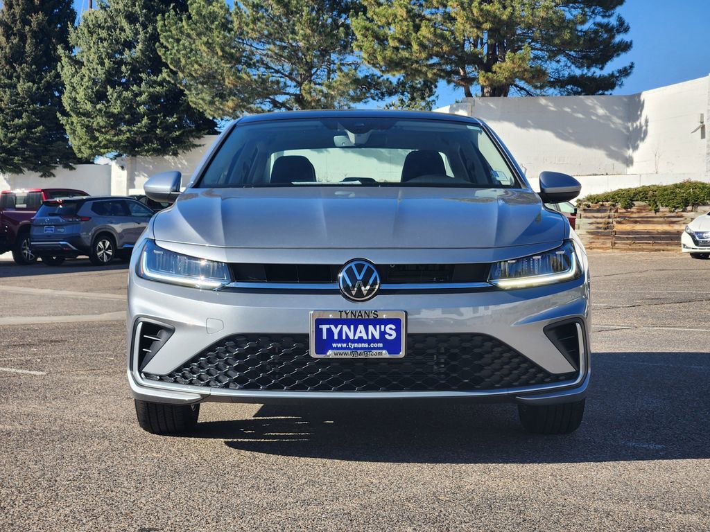 Certified 2025 Volkswagen Jetta SE w/ Sunroof Package image 5