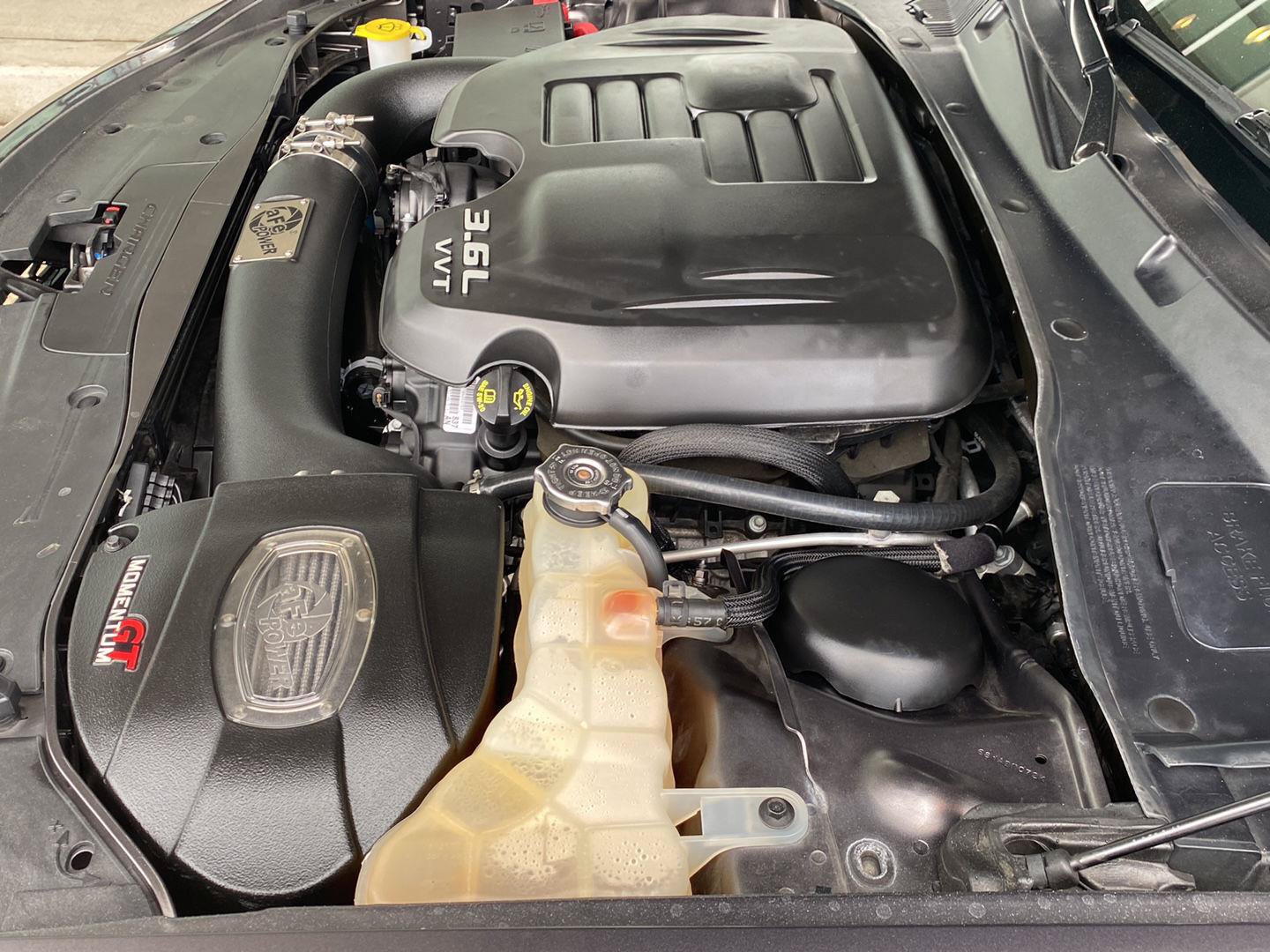 Used 2022 Dodge Charger SXT w/ Blacktop Package RWD image 40