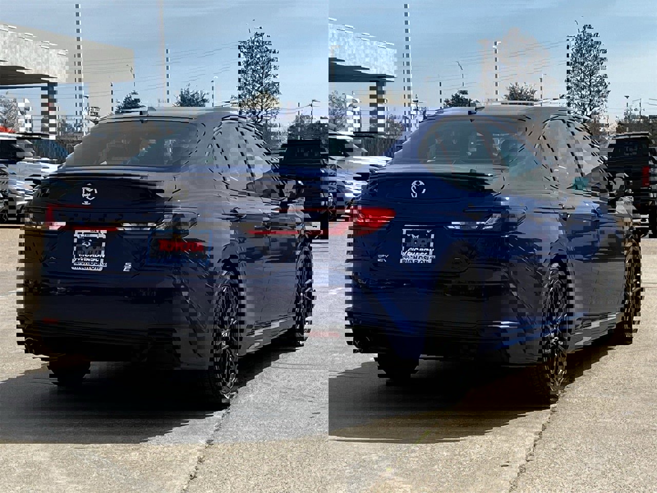 Used 2025 Toyota Camry SE image 4