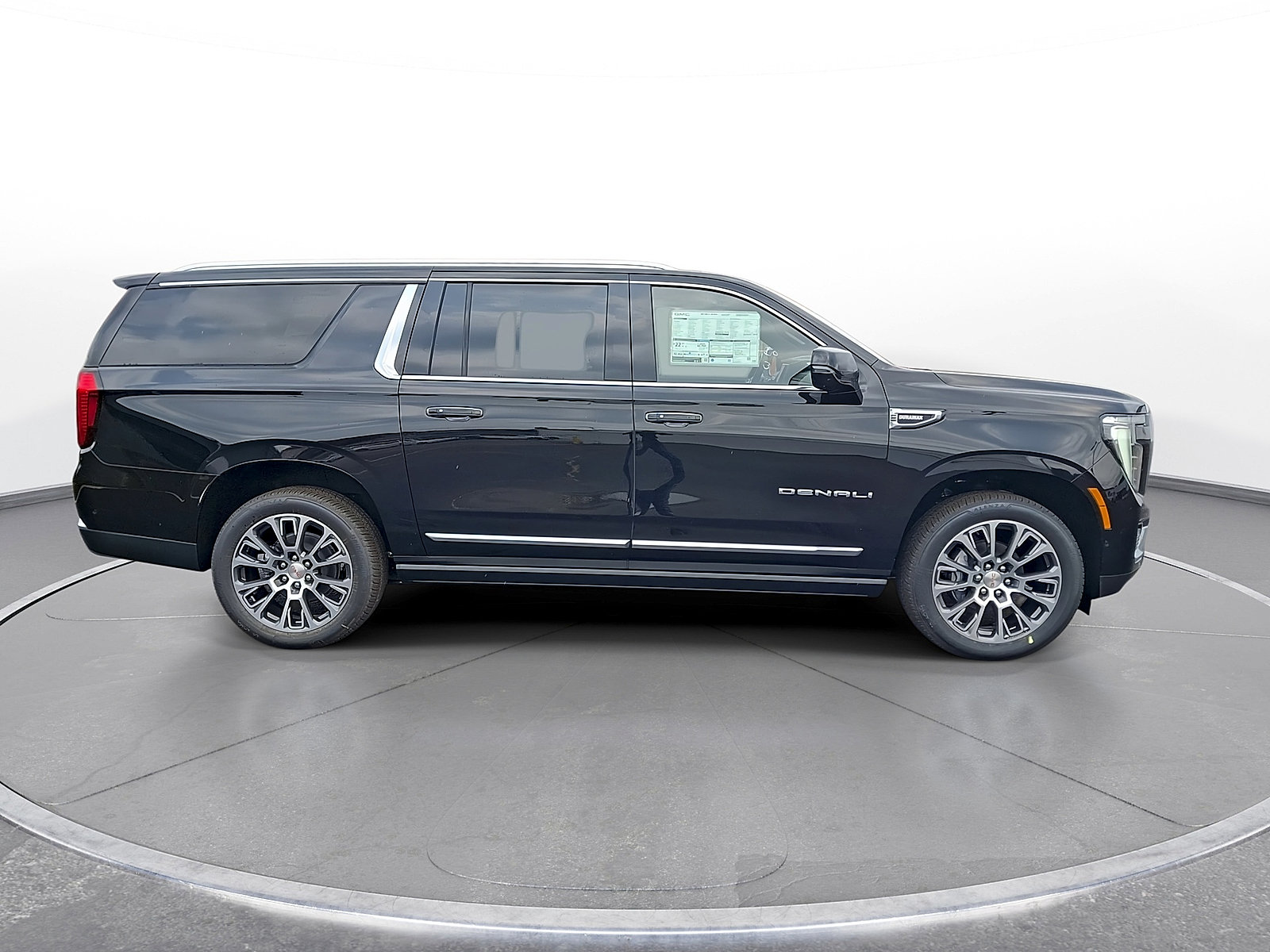 New 2026 GMC Yukon XL Denali w/ Denali Reserve Package AWD/4WD image 9