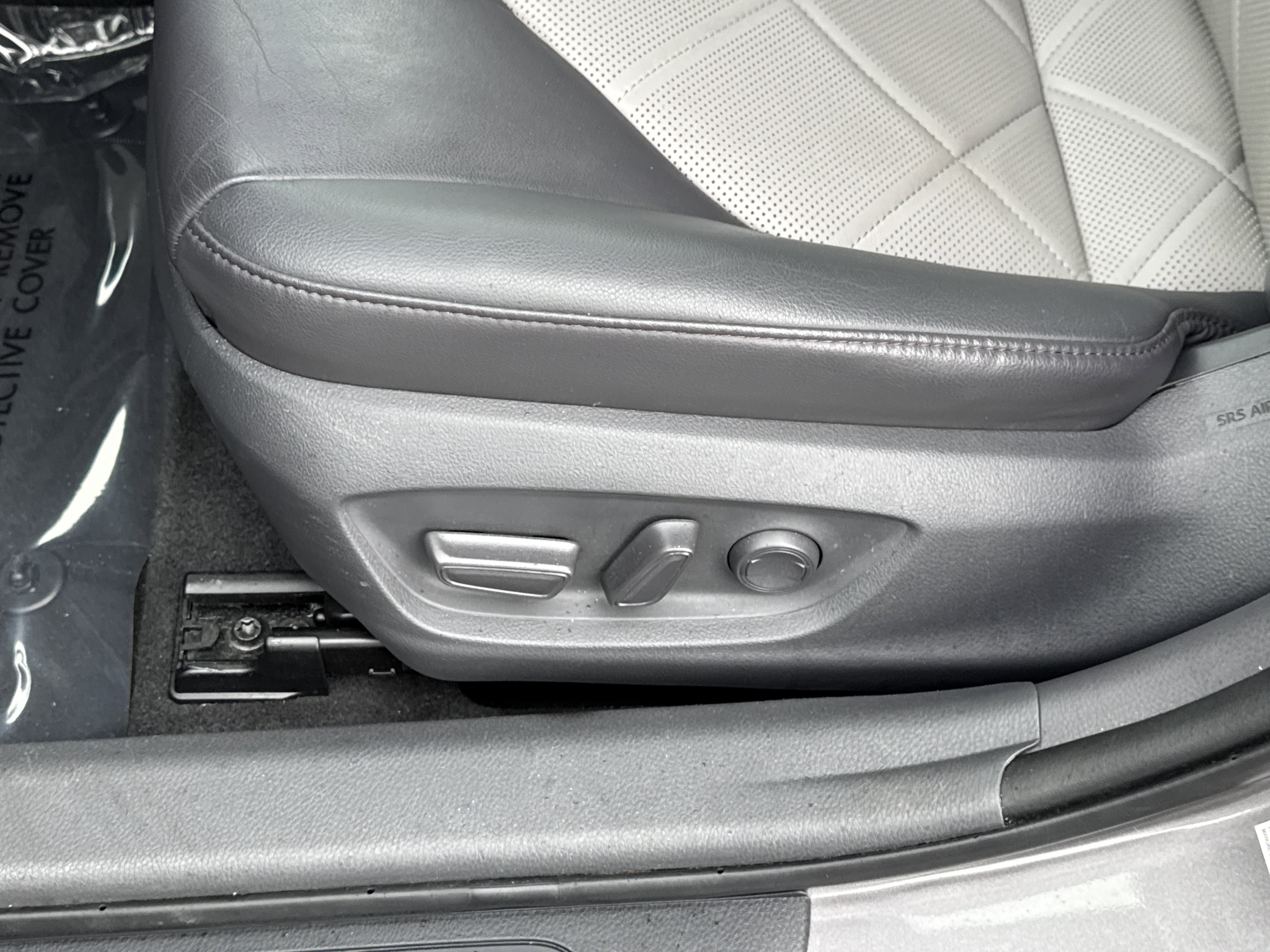 Used 2018 Toyota Camry XLE FWD image 13