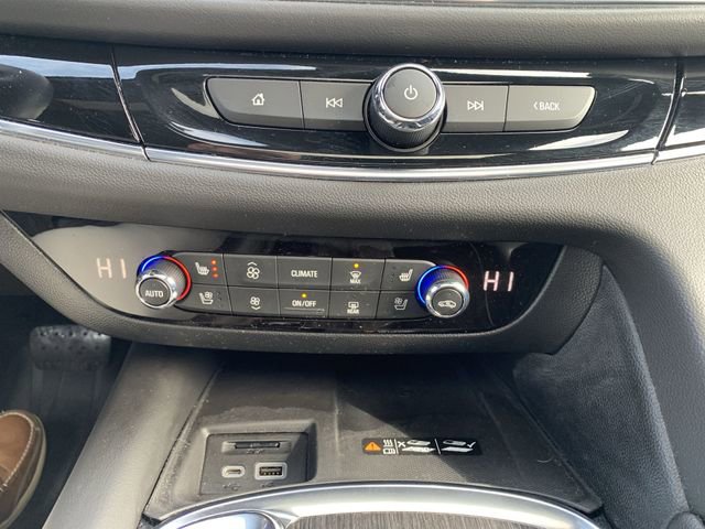 Used 2024 Buick Enclave Avenir w/ Avenir Technology Package image 18