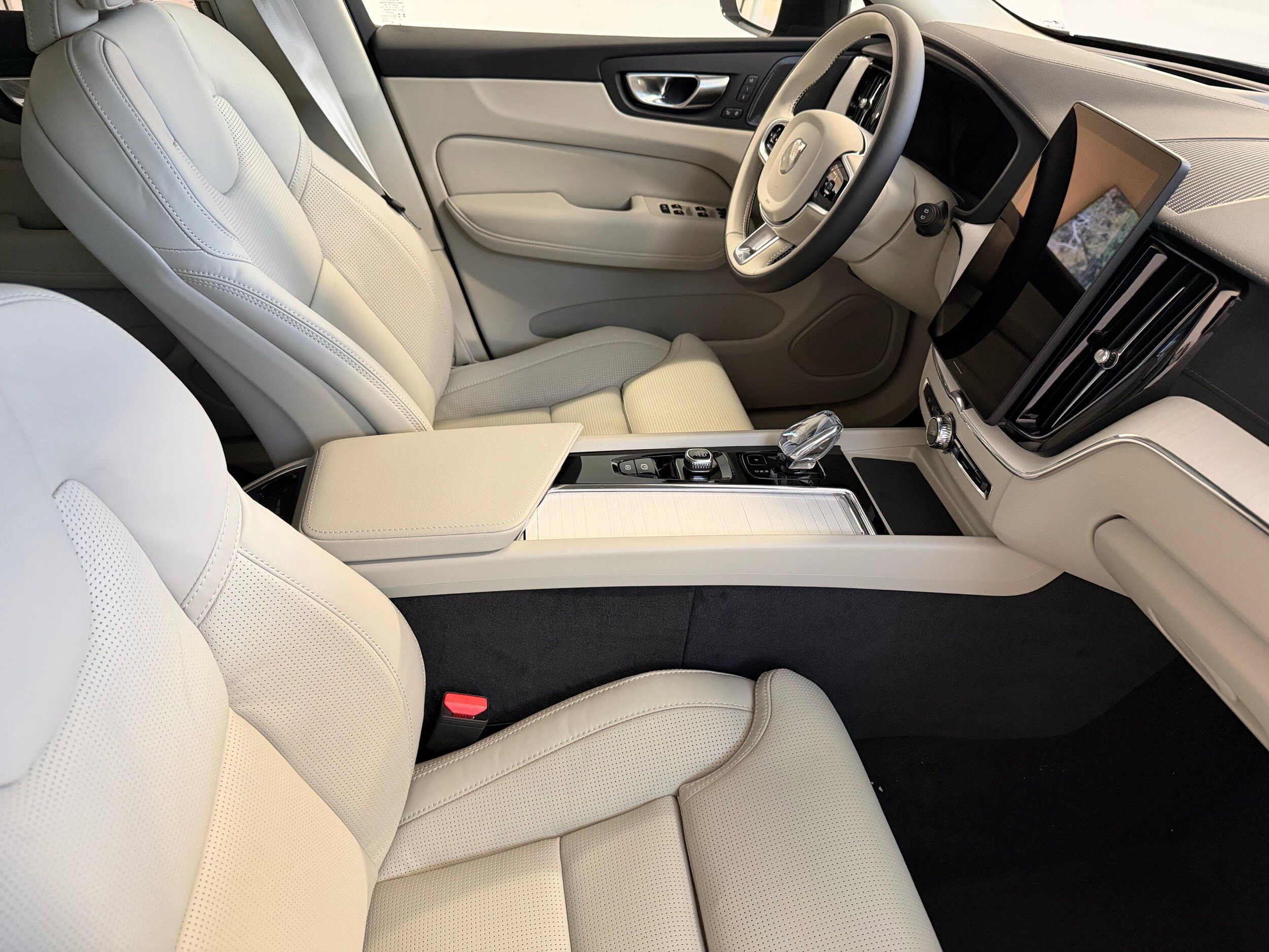 New 2026 Volvo XC60 B5 Ultra w/ Protection Package Premier AWD/4WD image 22