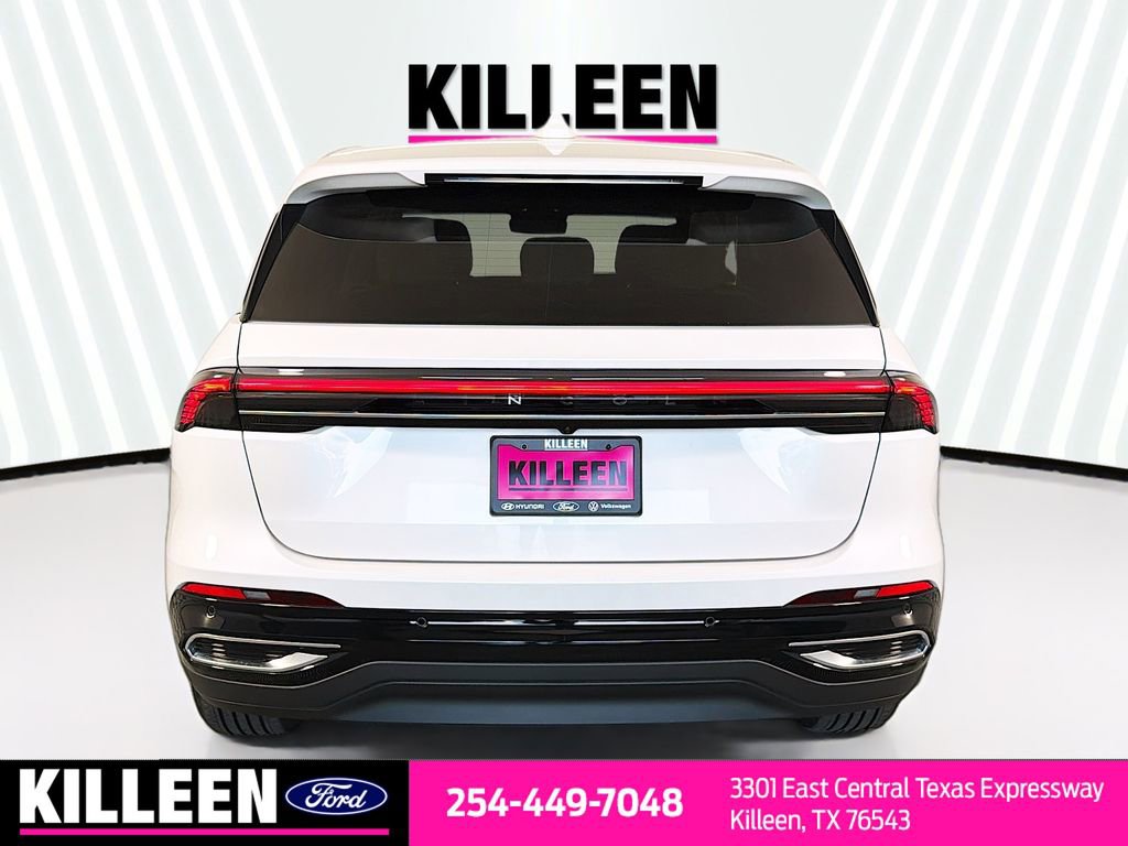 Used 2024 Lincoln Nautilus Premier image 7