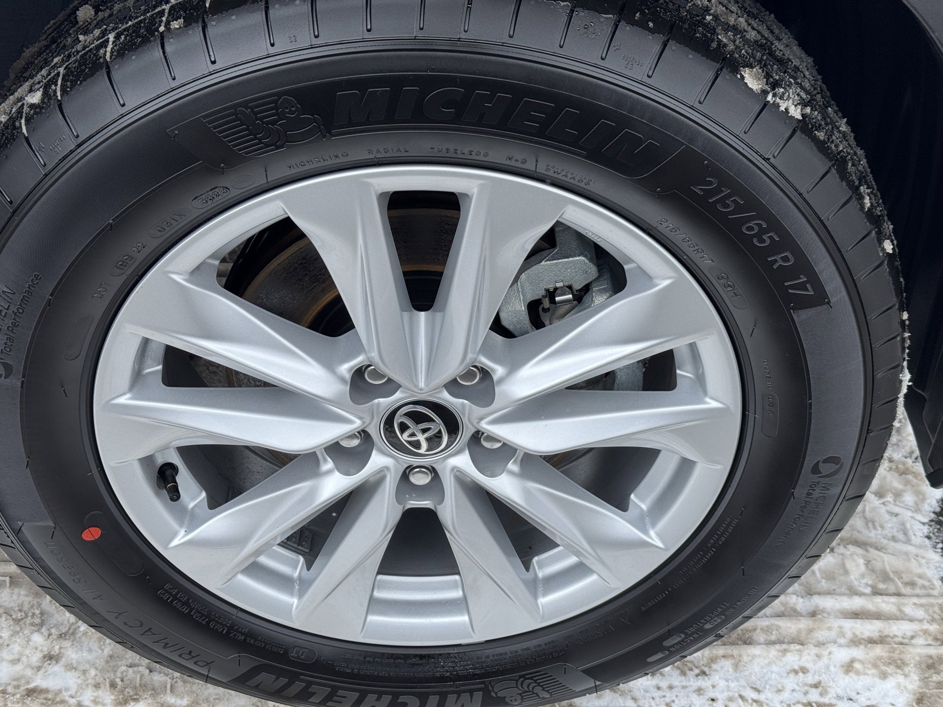 Used 2026 Toyota Corolla Cross LE image 7