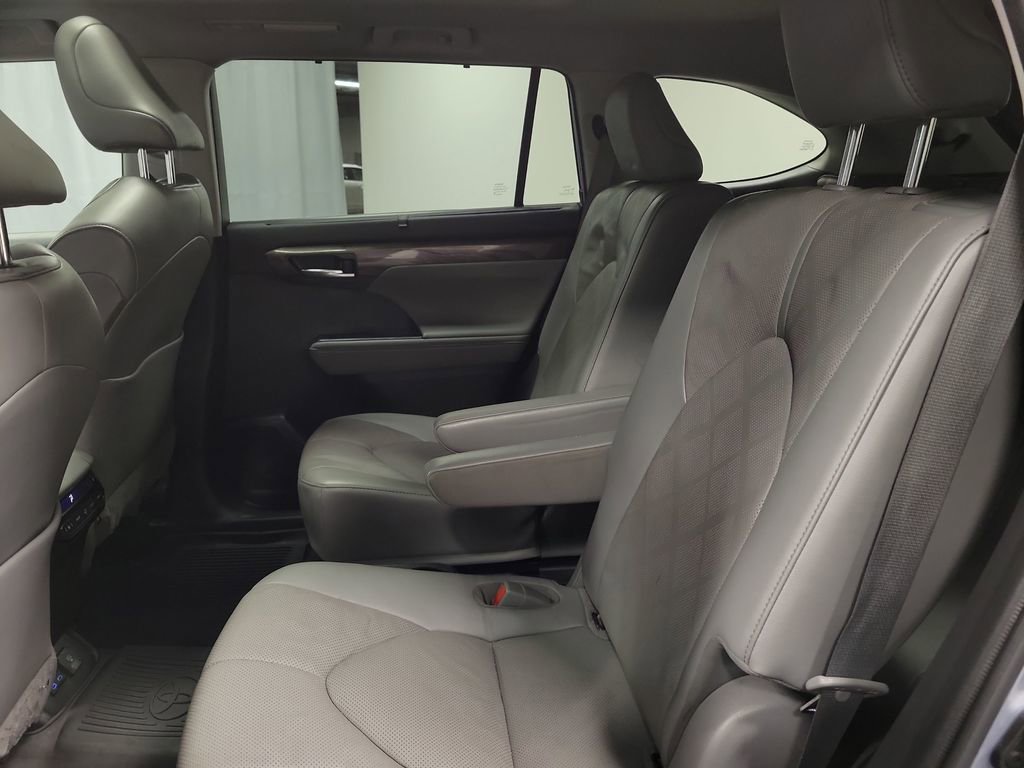 Used 2022 Toyota Highlander Platinum image 20