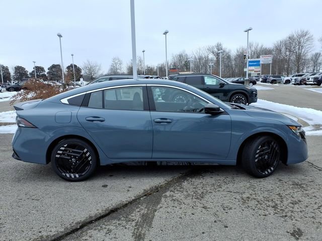 New 2026 Nissan Sentra SR w/ SR Premium Package FWD image 2