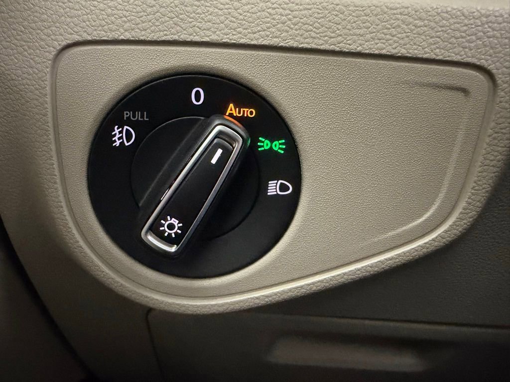 Used 2019 Volkswagen Atlas SEL R-Line image 23