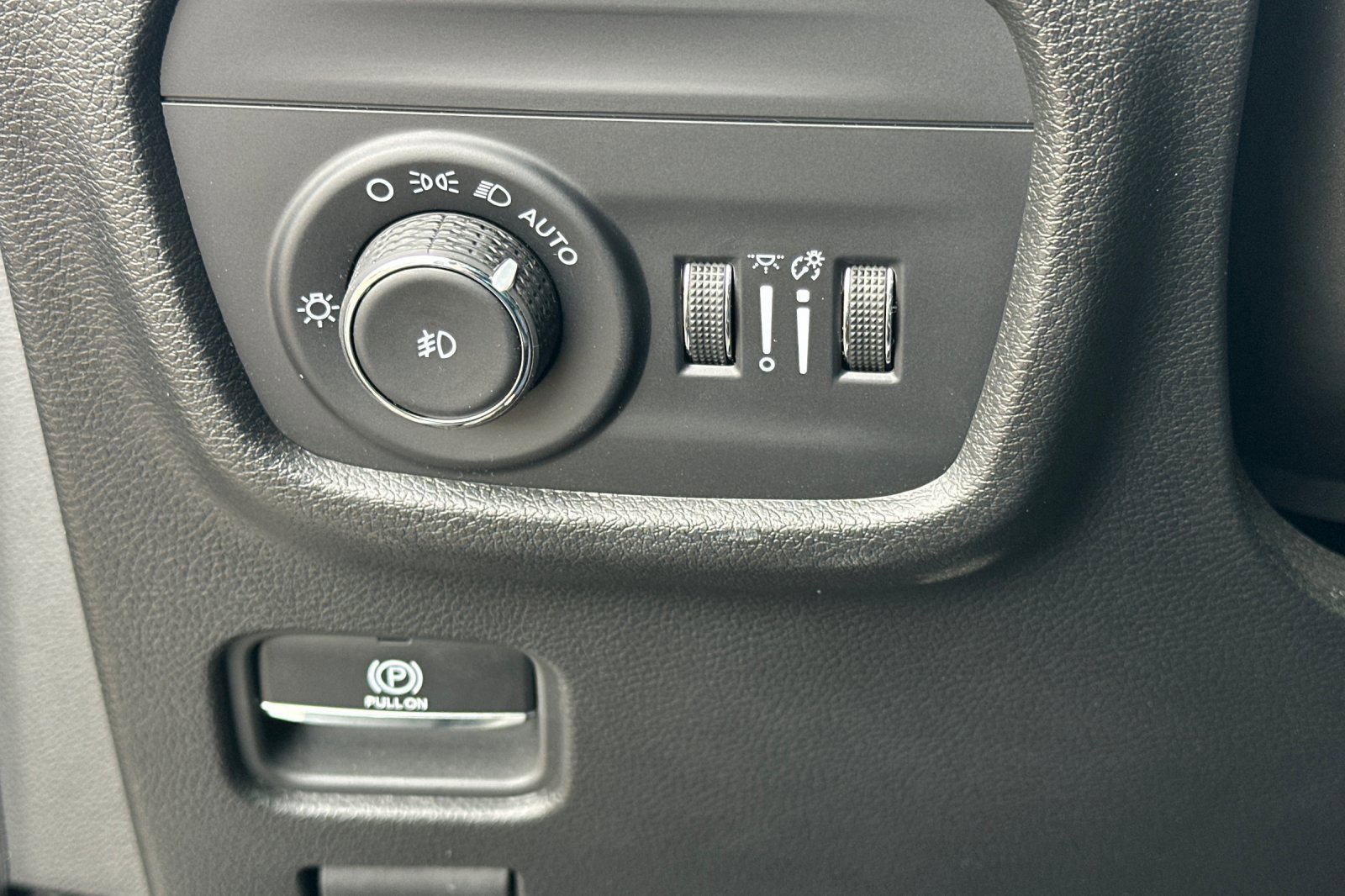 Used 2023 Jeep Grand Cherokee L Limited w/ Trailer Tow Group (B) image 42