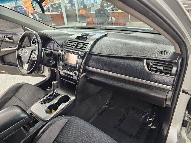 Used 2014 Toyota Camry SE FWD image 8