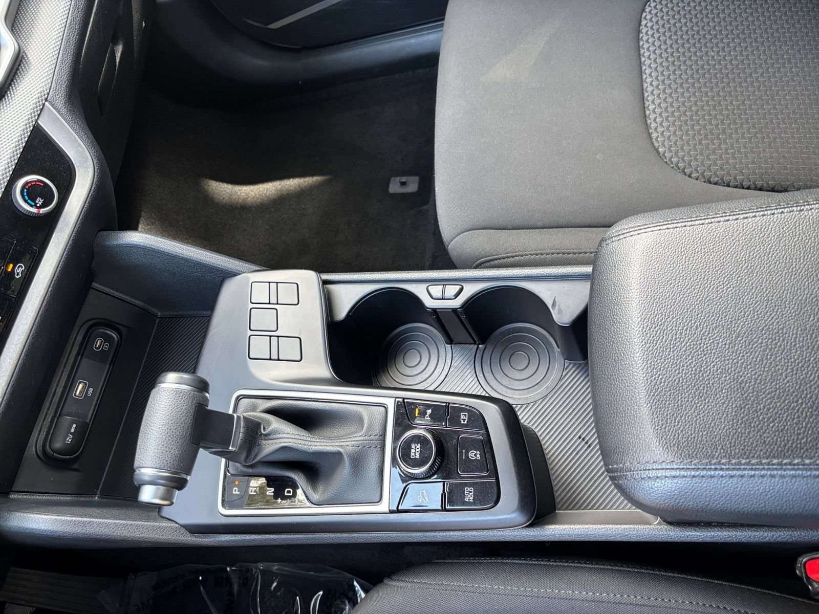 Used 2025 Kia Sportage LX FWD image 39