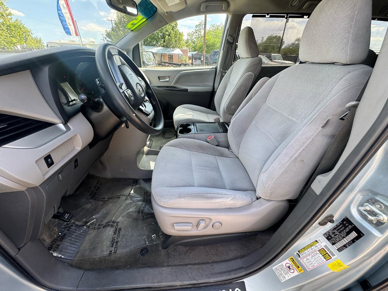 Used 2015 Toyota Sienna LE FWD image 14