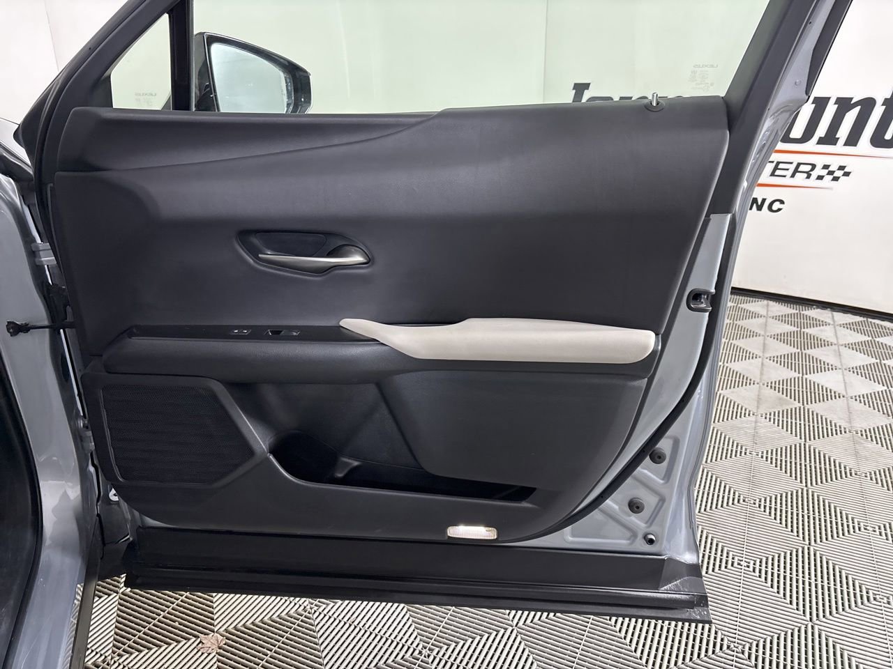 Used 2023 Lexus UX 250h FWD w/ Premium Package image 27