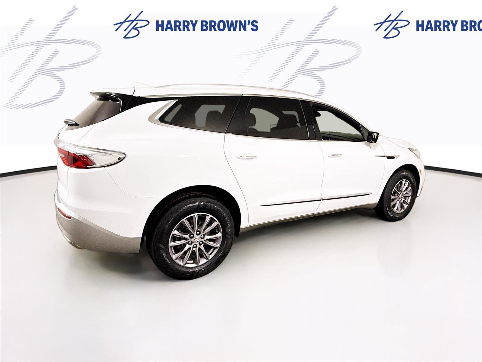 Used 2023 Buick Enclave Essence image 32