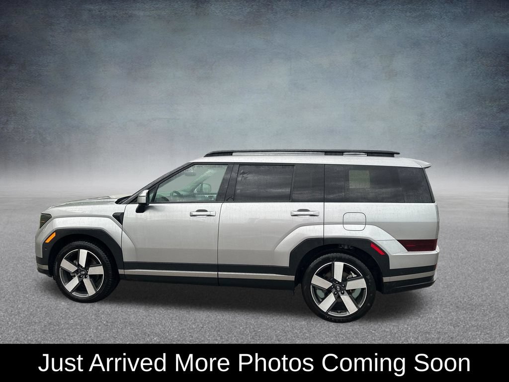 Used 2025 Hyundai Santa Fe Limited AWD/4WD image 2