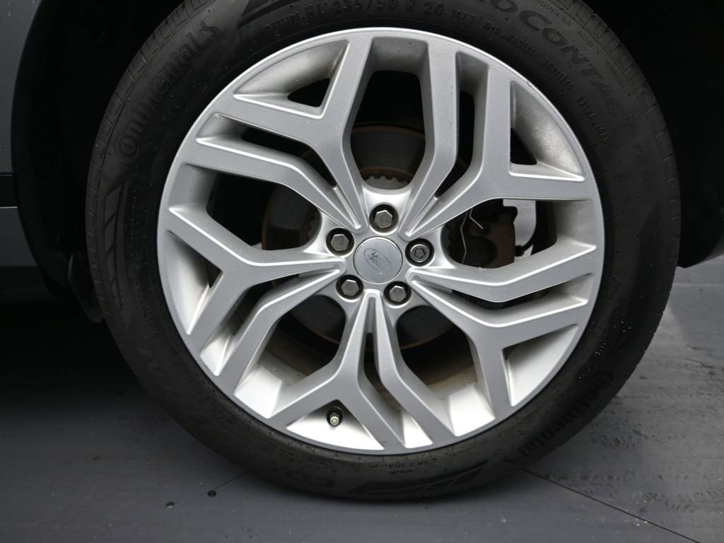 Used 2020 Land Rover Range Rover Evoque R-Dynamic SE image 9