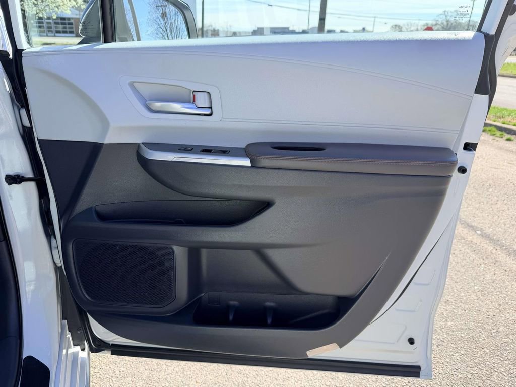 Certified 2023 Toyota Sienna XSE w/ XSE Plus Package image 11