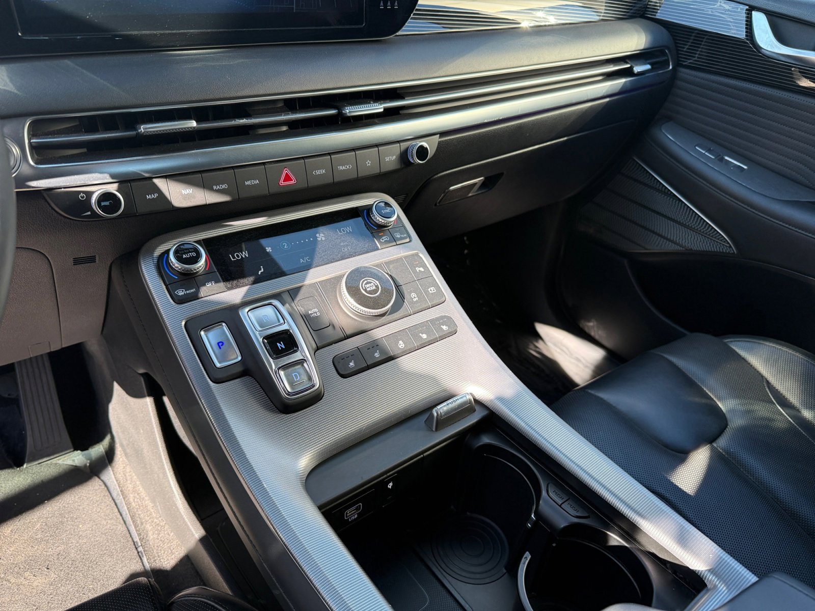 Certified 2024 Hyundai Palisade Calligraphy image 13