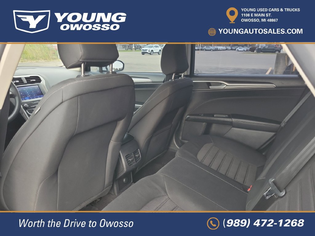 Used 2020 Ford Fusion SE FWD image 30